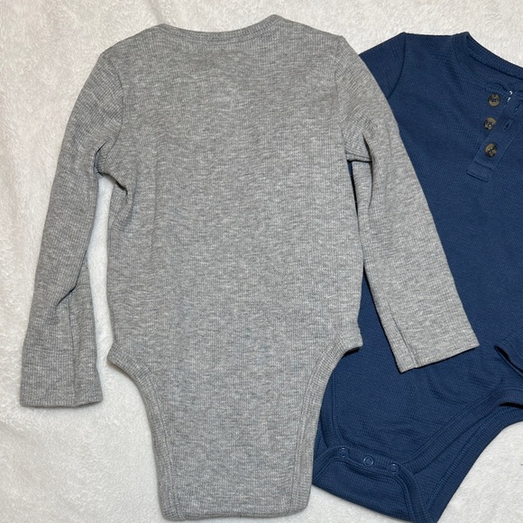 EUC/NWOT Set of Three Long Sleeve Baby boy Bodysuits 24mo - Picture 5 of 7